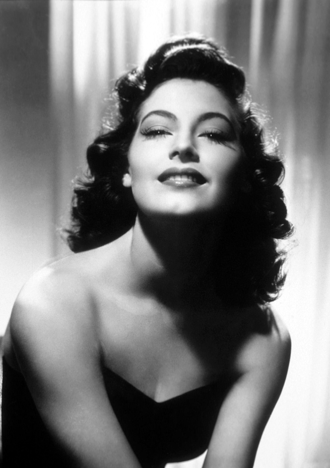 Ava Gardner - Wallpaper Gallery